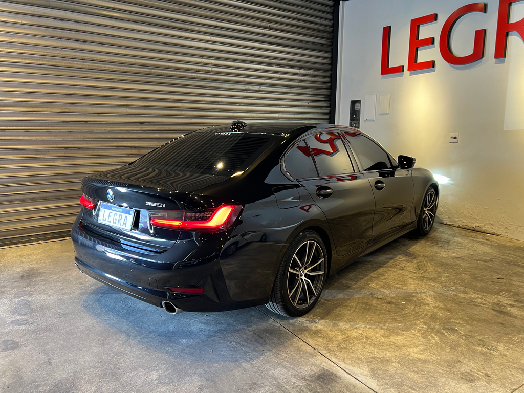 BMW 320i Preto