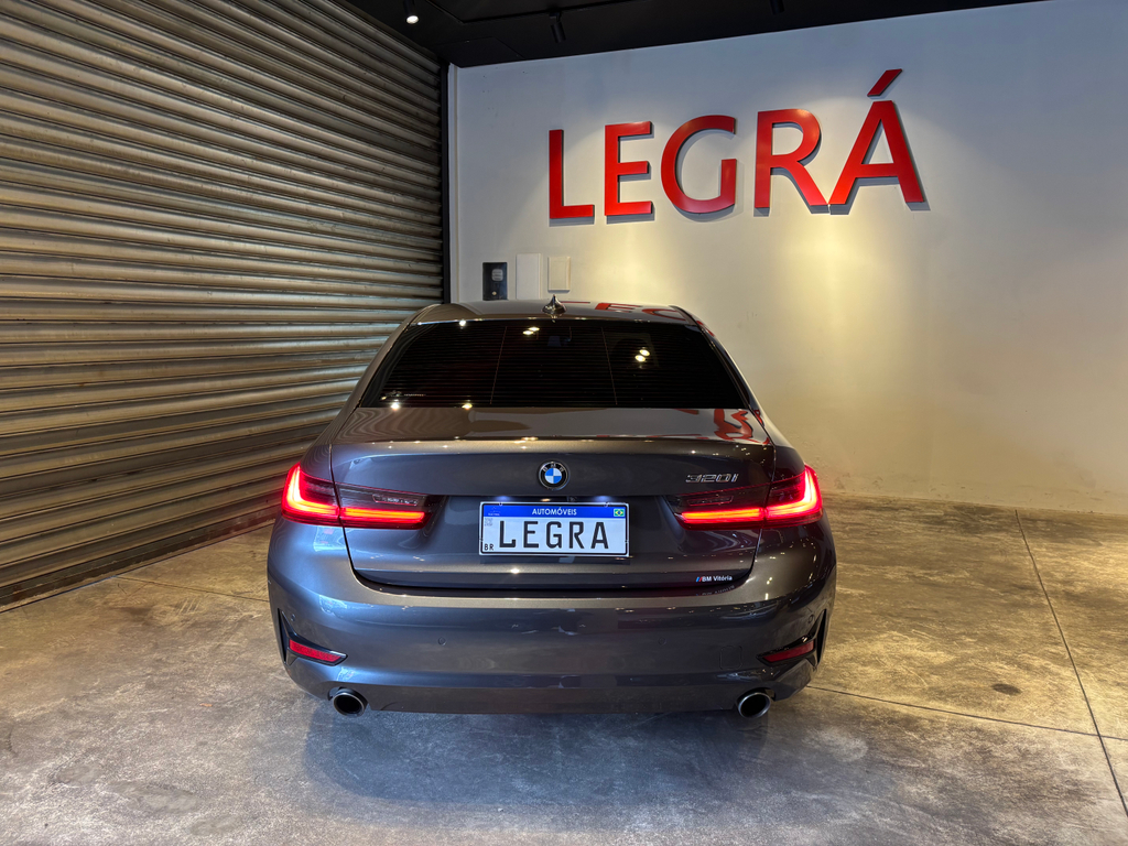 BMW 320i Cinza