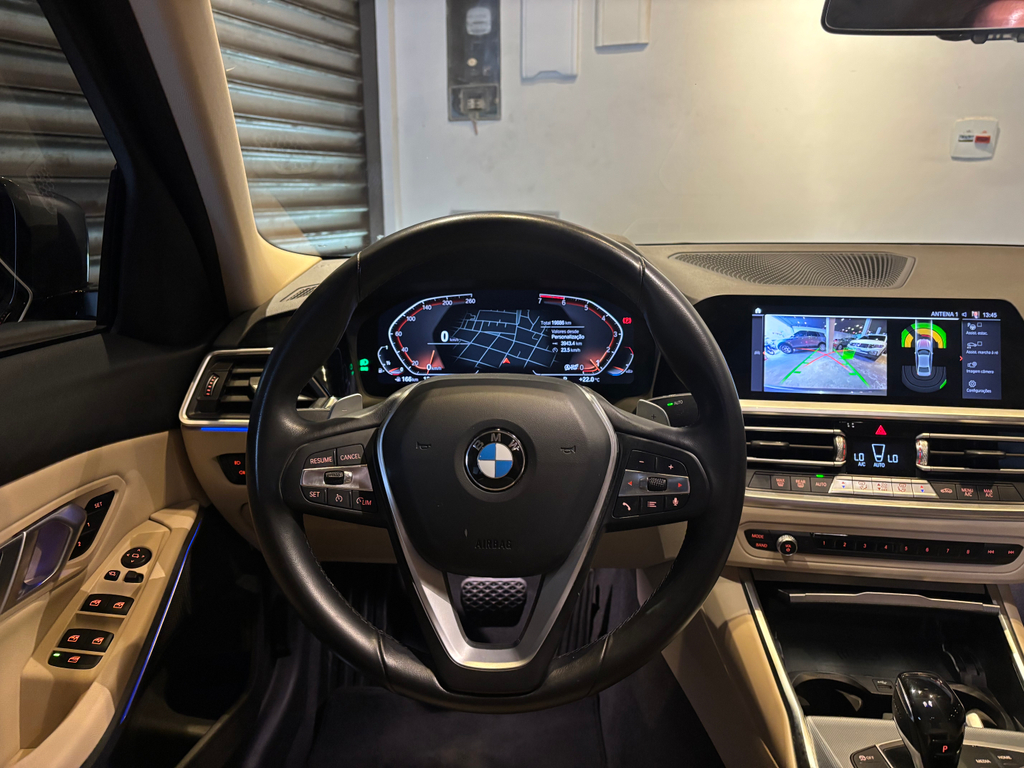 BMW 320i Cinza