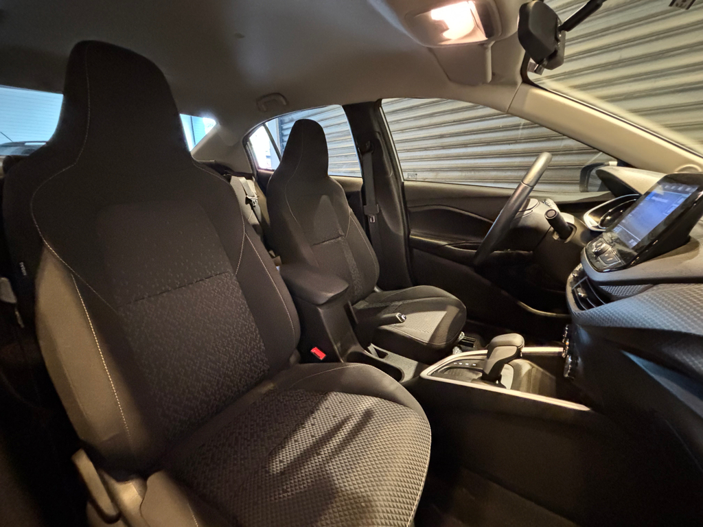 Chevrolet Onix Sedan Prata