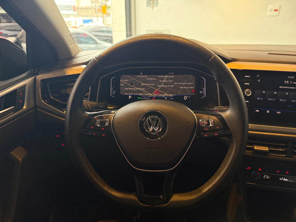 Volkswagen Polo Cinza