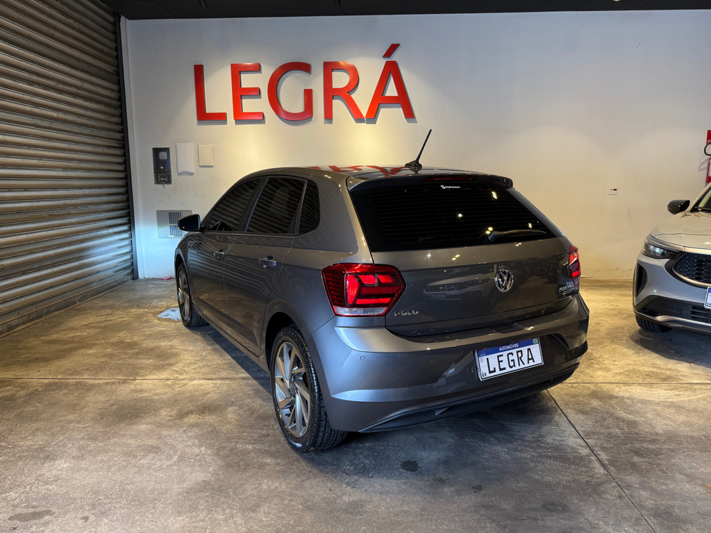 Volkswagen Polo Cinza