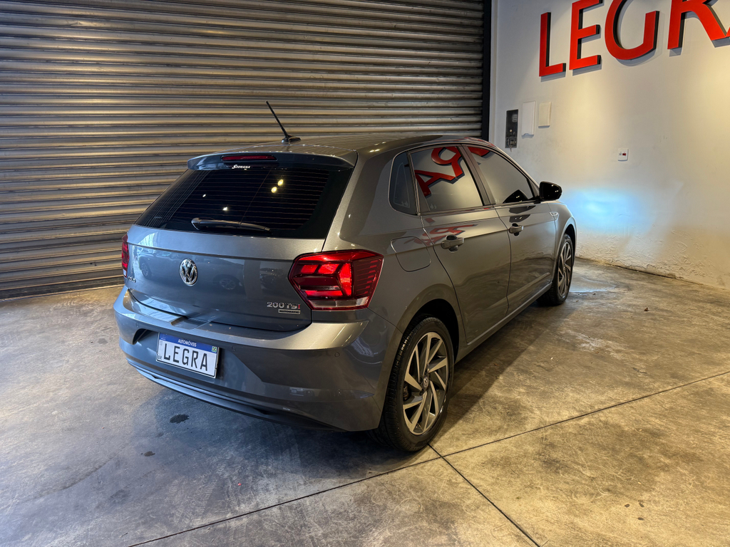 Volkswagen Polo Cinza