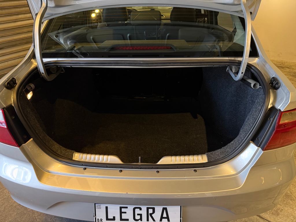 Volkswagen Voyage Prata