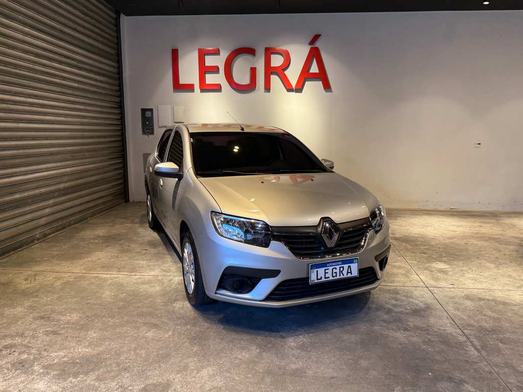 Renault Logan Prata