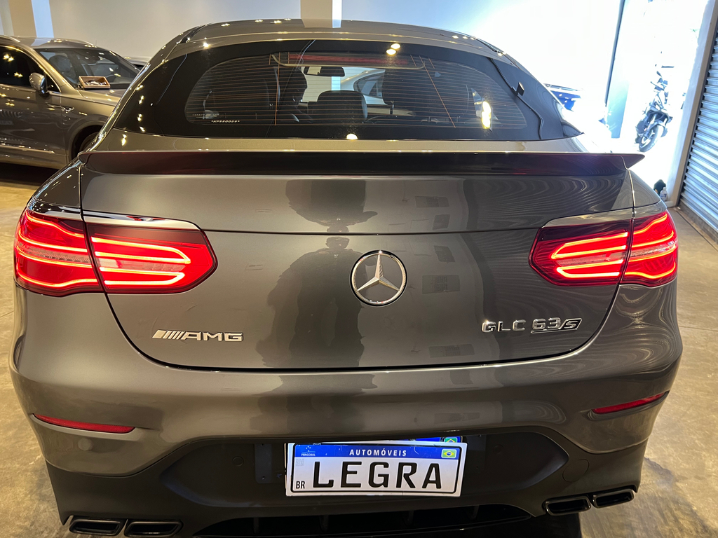 Mercedes Benz GLC-63 Cinza