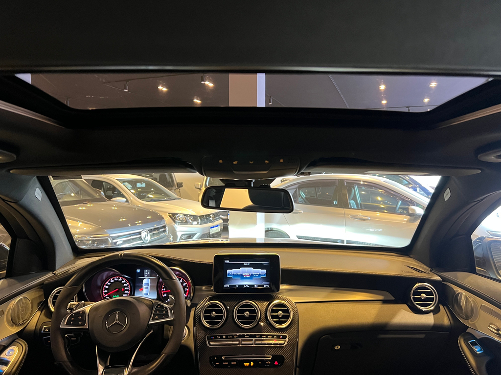Mercedes Benz GLC-63 Cinza