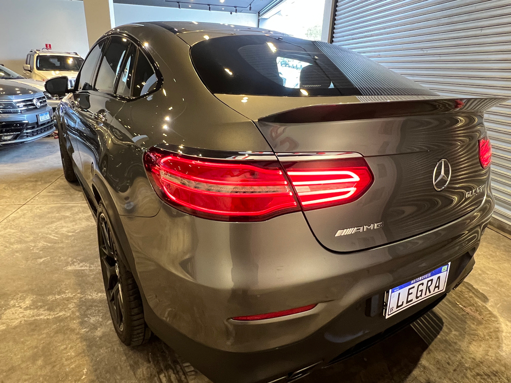 Mercedes Benz GLC-63 Cinza