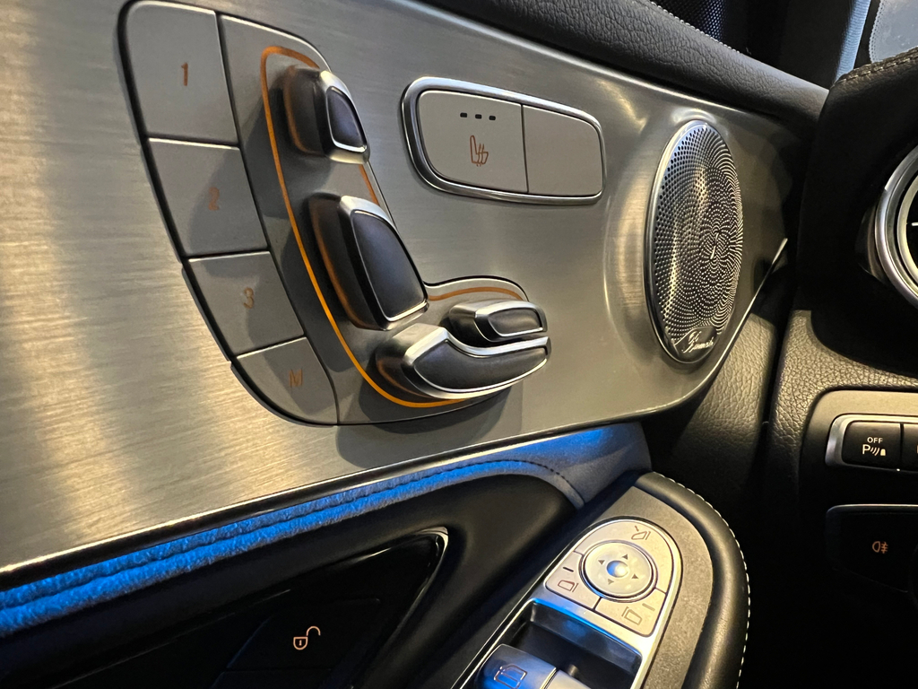Mercedes Benz GLC-63 Cinza