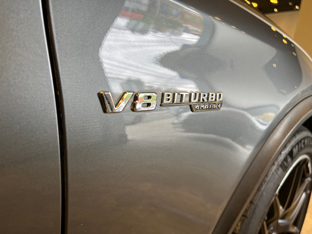Mercedes Benz GLC-63 Cinza