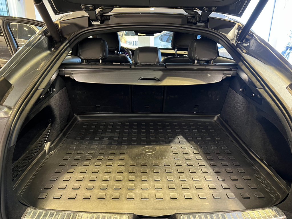 Mercedes Benz GLC-63 Cinza