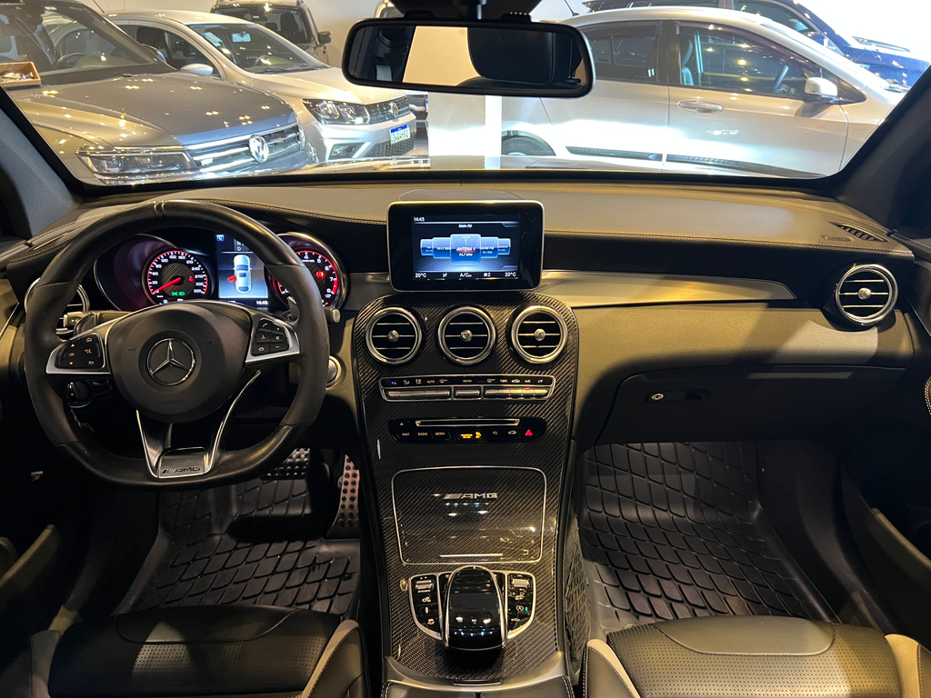 Mercedes Benz GLC-63 Cinza