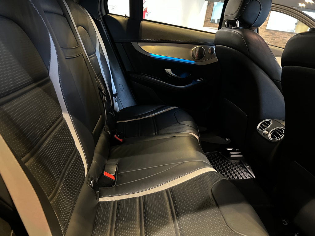 Mercedes Benz GLC-63 Cinza