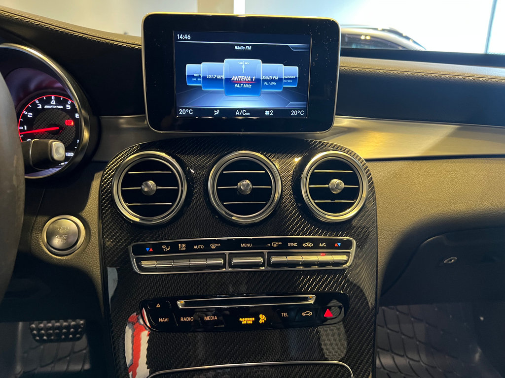 Mercedes Benz GLC-63 Cinza