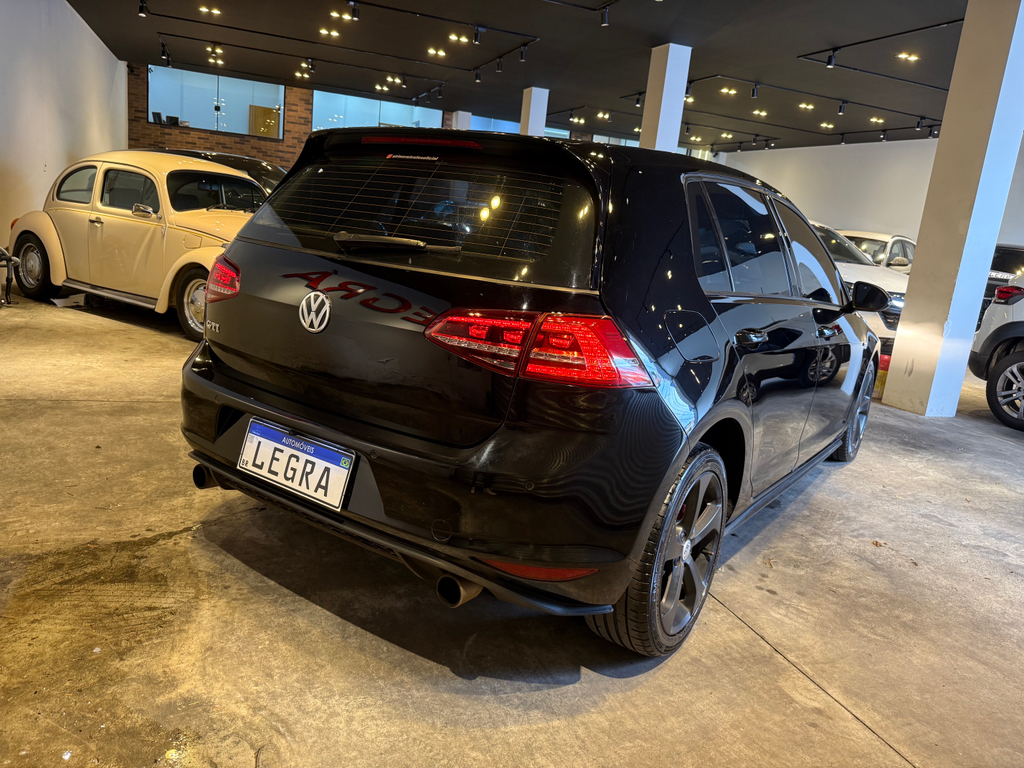 Volkswagen Golf Preto