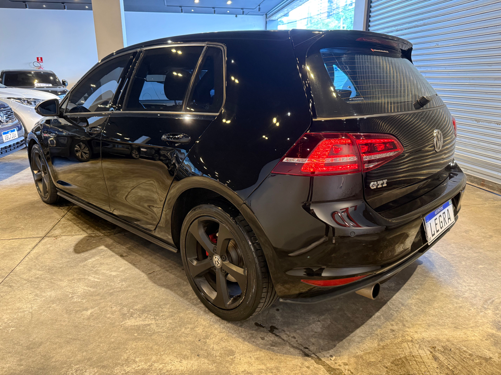 Volkswagen Golf Preto