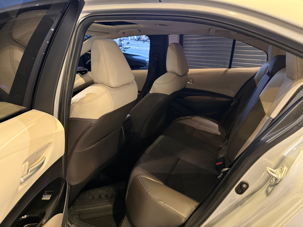 Toyota Corolla Altis Prata