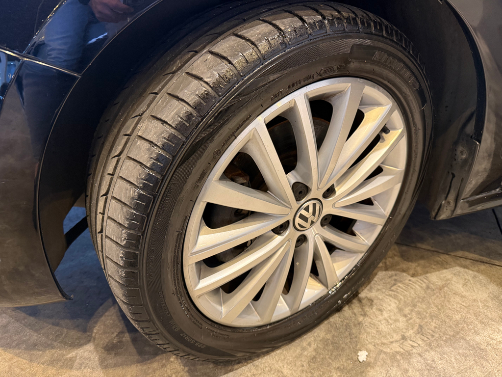 Volkswagen Jetta Preto