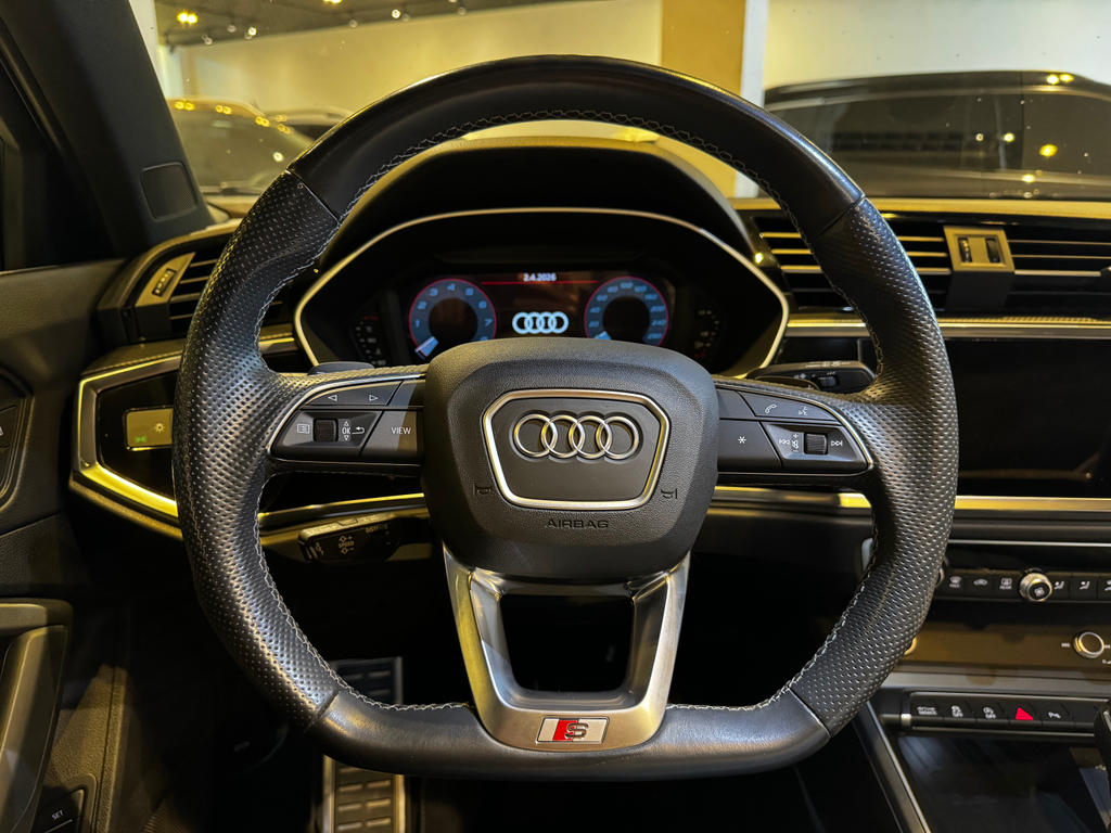 Audi Q3 Preto