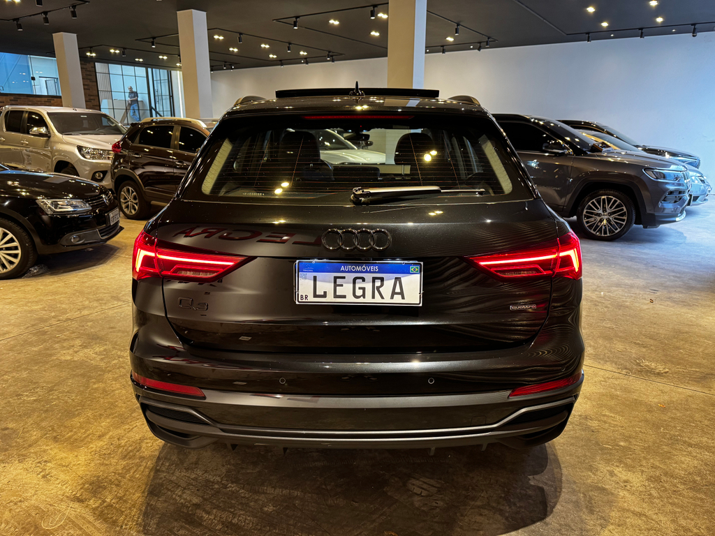 Audi Q3 Preto