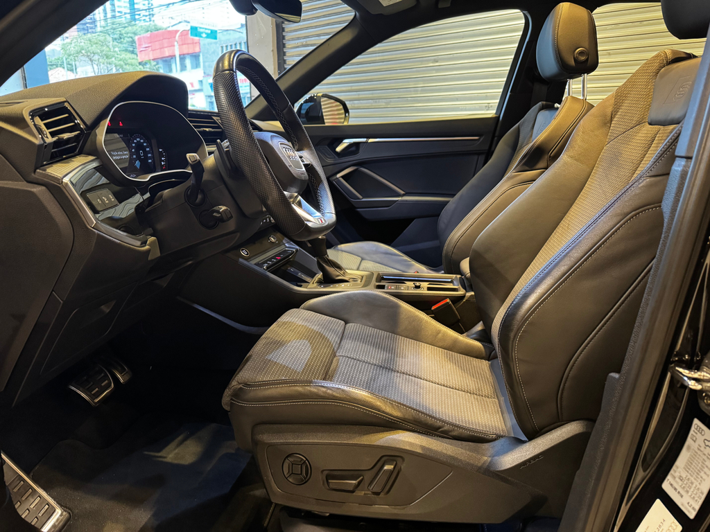 Audi Q3 Preto