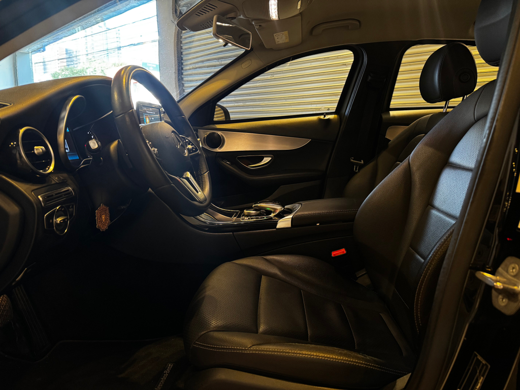 Mercedes Benz C-180 Preto