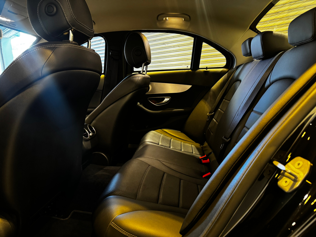 Mercedes Benz C-180 Preto