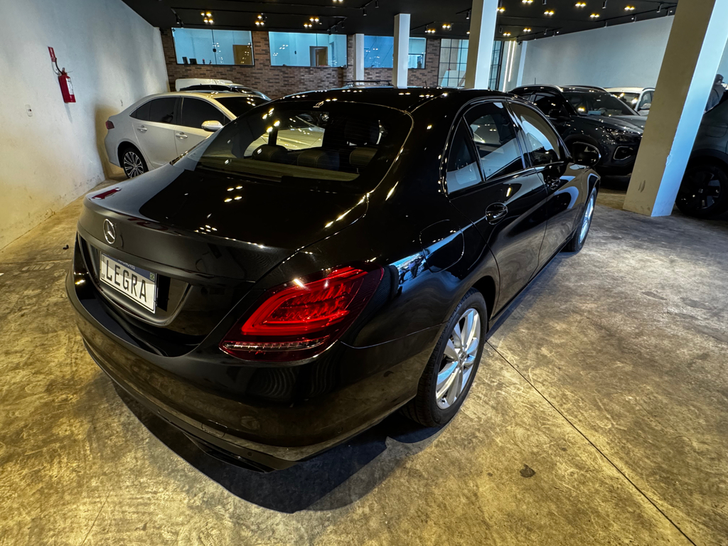 Mercedes Benz C-180 Preto
