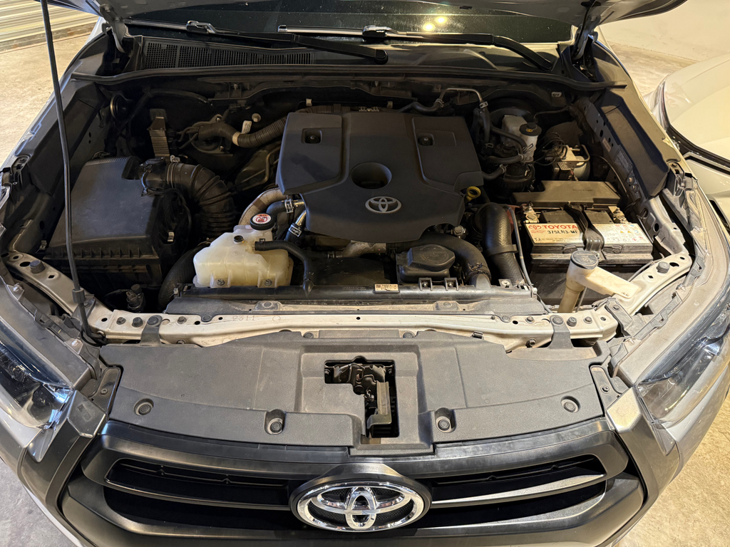 Toyota Hilux Cabine Dupla Prata