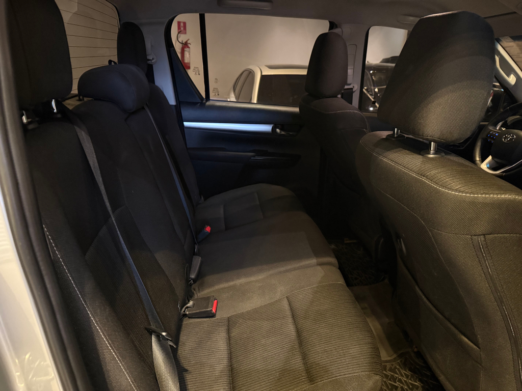 Toyota Hilux Cabine Dupla Prata