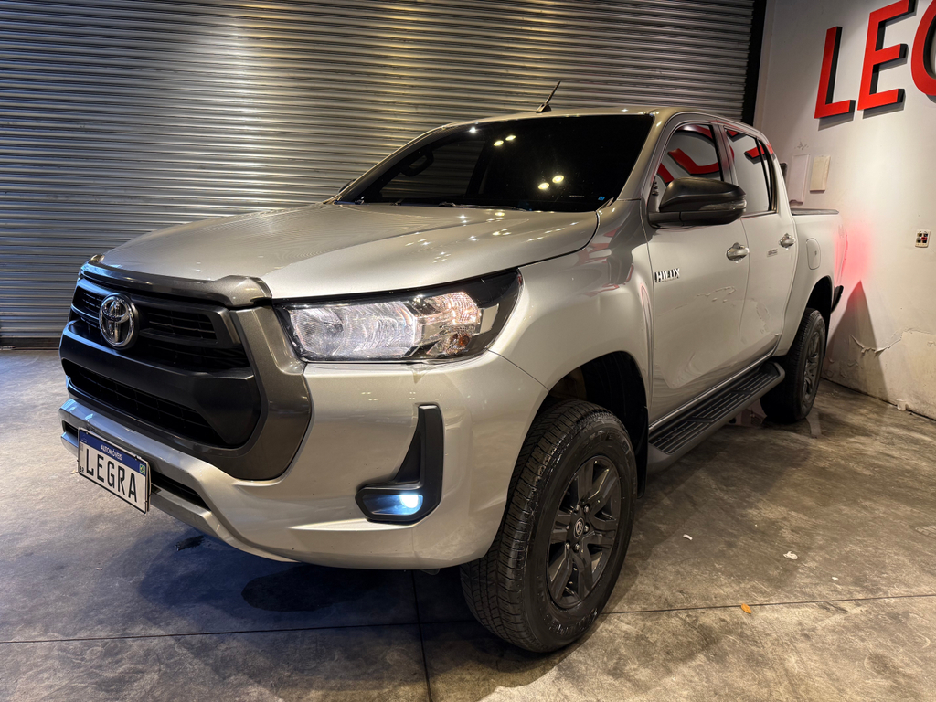 Toyota Hilux Cabine Dupla Prata