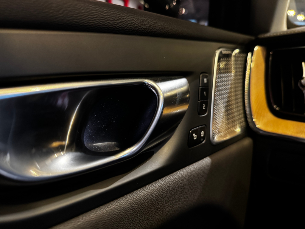 Volvo XC60 Preto