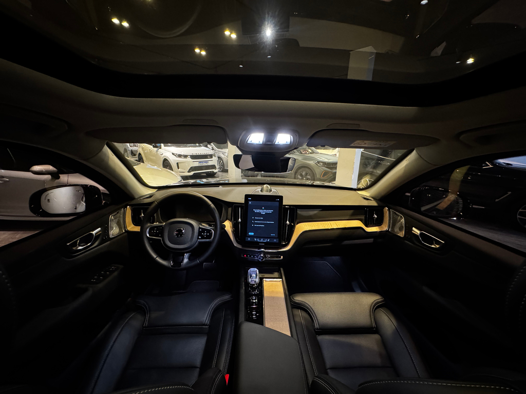 Volvo XC60 Preto