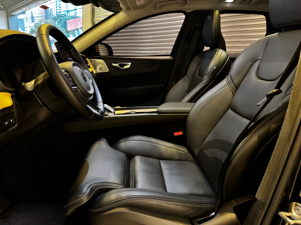 Volvo XC60 Preto