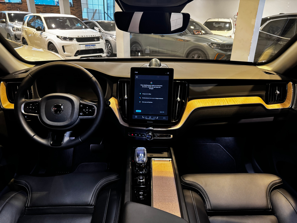 Volvo XC60 Preto