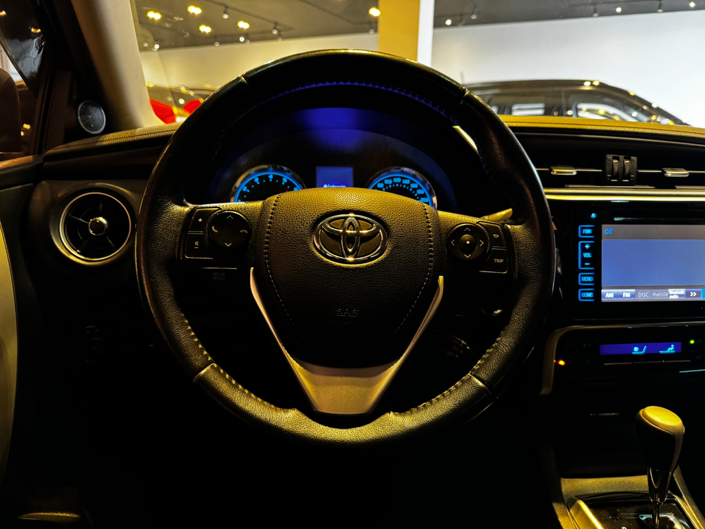 Toyota Corolla Preto