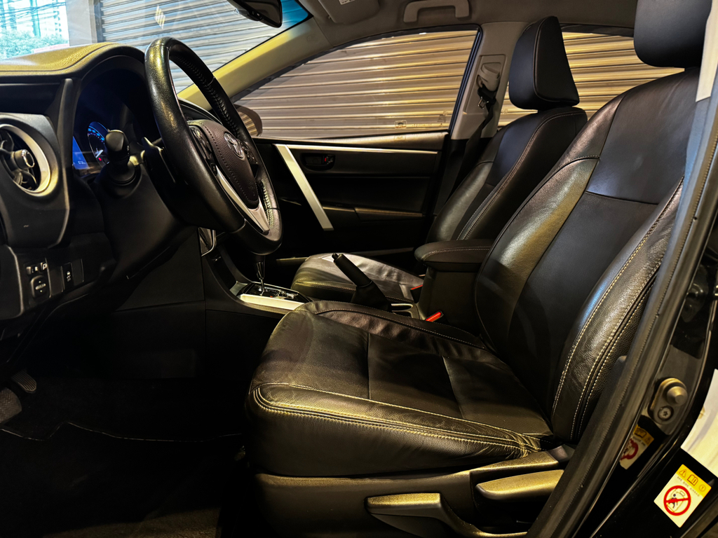 Toyota Corolla Preto
