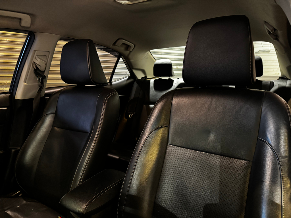 Toyota Corolla Preto