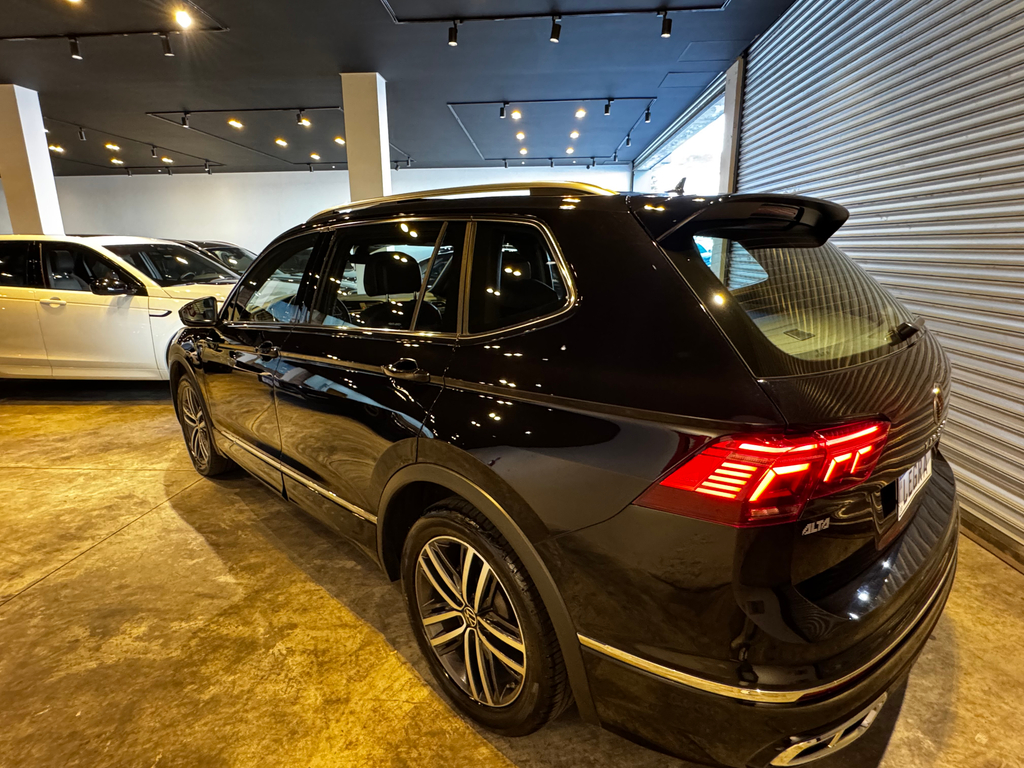 Volkswagen Tiguan Preto
