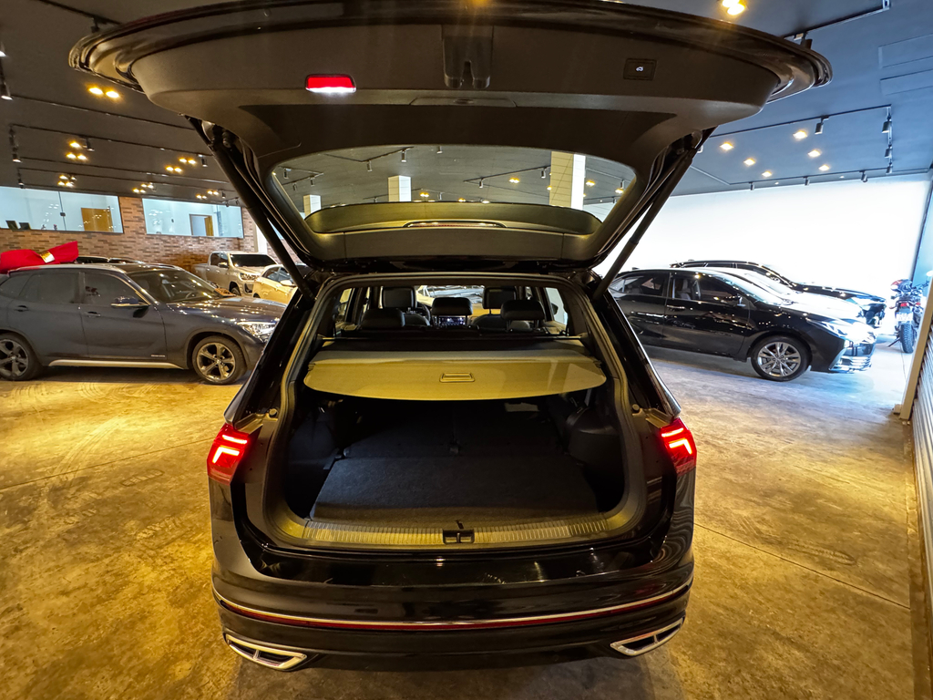 Volkswagen Tiguan Preto