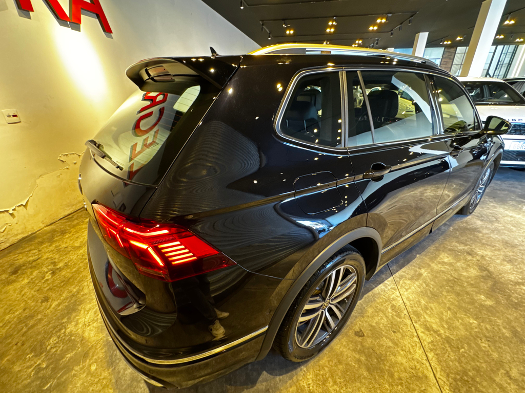 Volkswagen Tiguan Preto