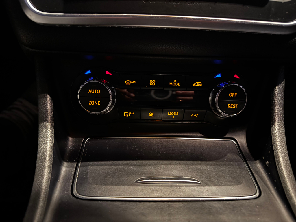 Mercedes Benz GLA-200 Branco