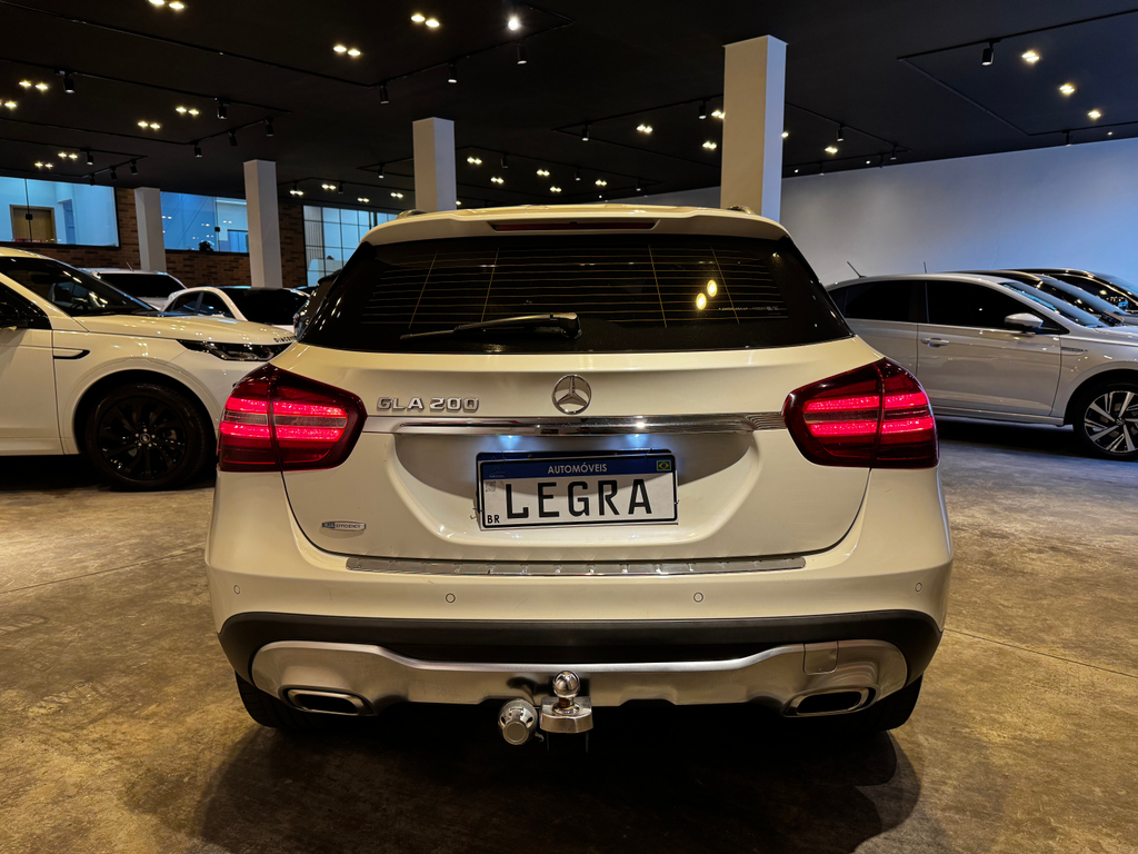 Mercedes Benz GLA-200 Branco