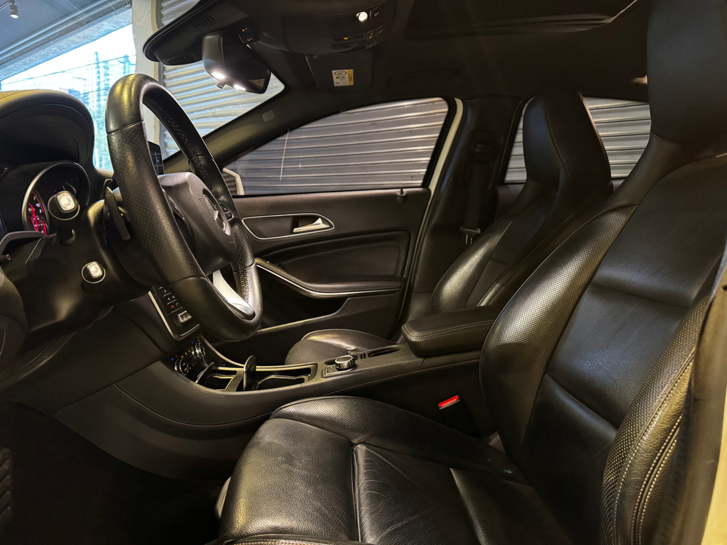 Mercedes Benz GLA-200 Branco