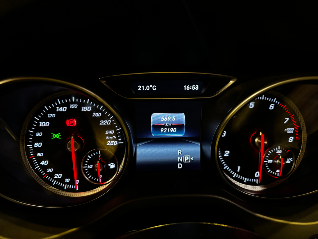 Mercedes Benz GLA-200 Branco