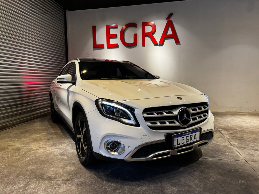 Mercedes Benz GLA-200 Branco