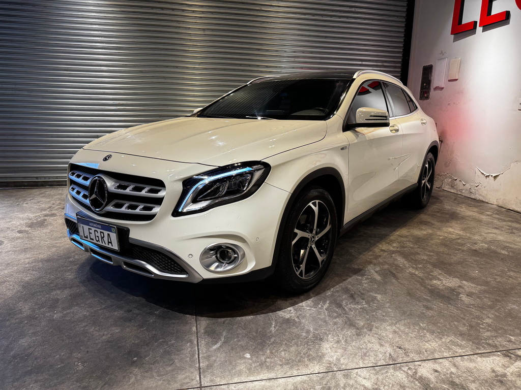 Mercedes Benz GLA-200 Branco