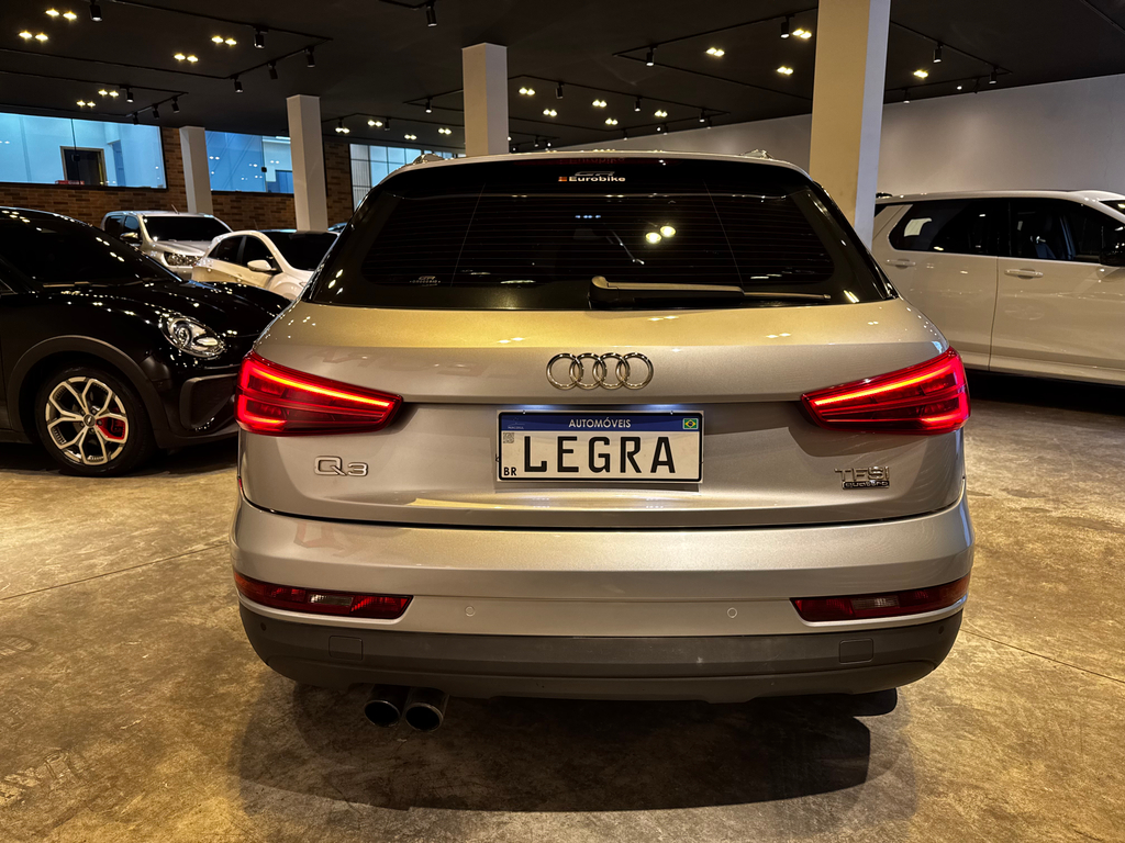 Audi Q3 Prata
