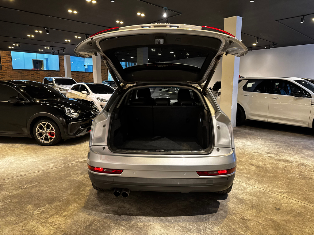 Audi Q3 Prata