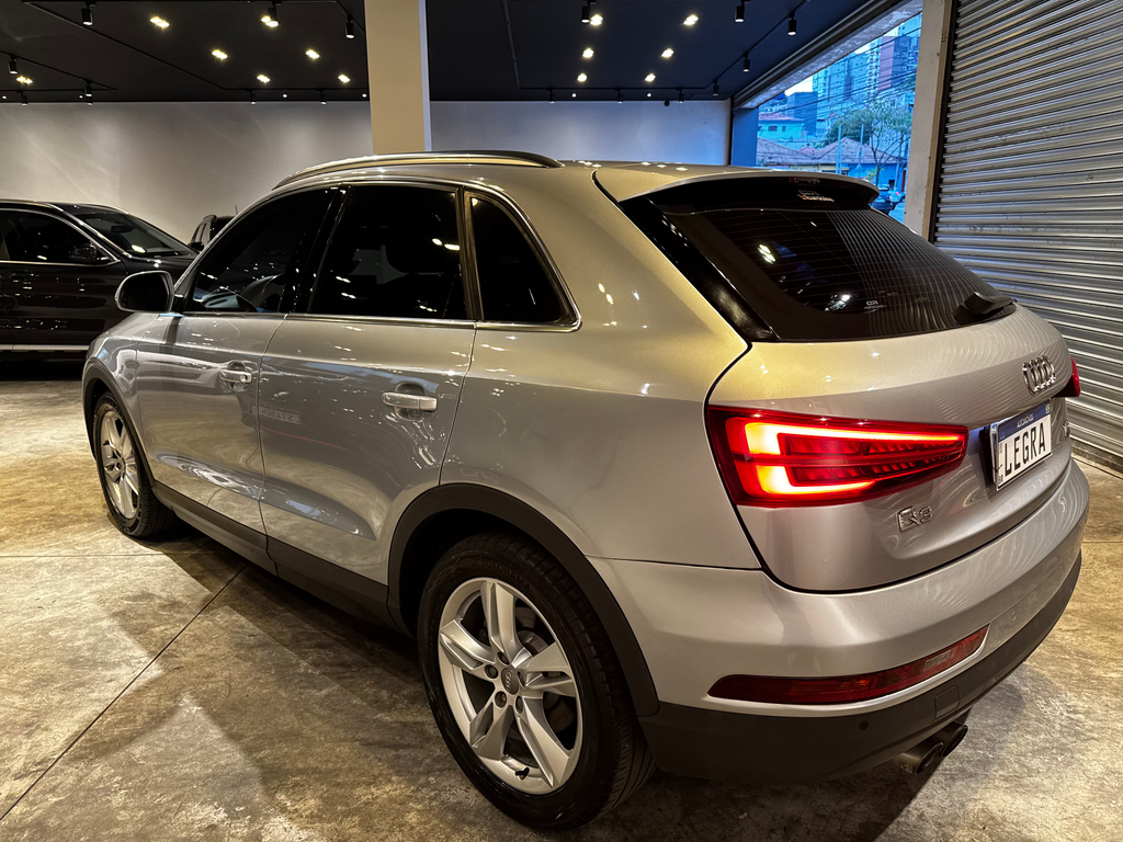 Audi Q3 Prata